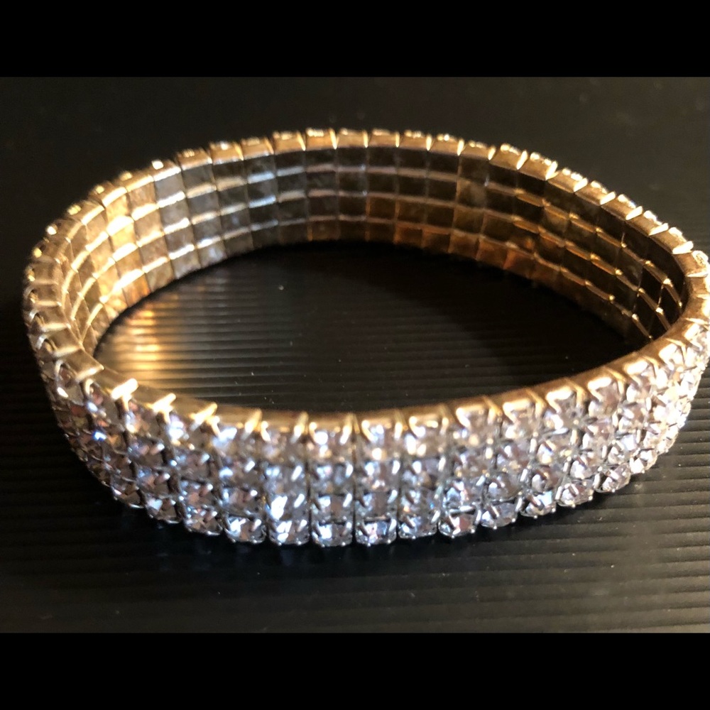 Rhinestone stretch bracelet